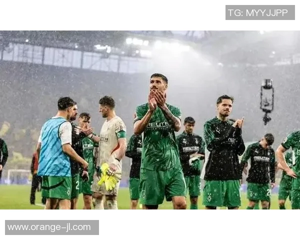 法兰克福主场4-0大胜门兴,豪取三分! 法兰克福主场4-0大胜门兴,豪取三分!