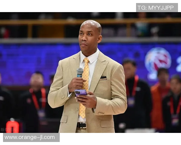 马布里在发布会上透露将赴台湾寻亲，引发球迷猜想他的下一步动向