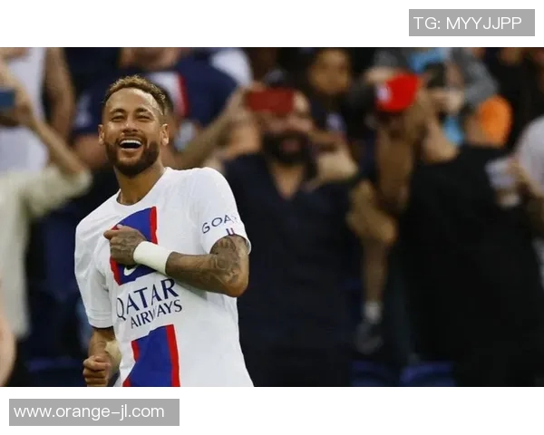 内马尔重返法甲巴黎圣日耳曼备战新赛季,球迷翘首期待 内马尔重返法甲巴黎圣日耳曼备战新赛季,球迷翘首期待